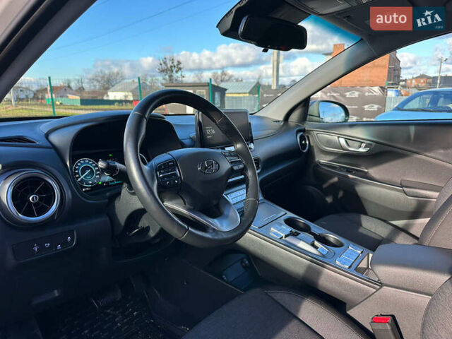 Сірий Хендай Kona, об'ємом двигуна 0 л та пробігом 25 тис. км за 21200 $, фото 10 на Automoto.ua