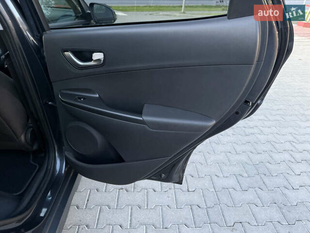 Серый Хендай Kona, объемом двигателя 0 л и пробегом 20 тыс. км за 16900 $, фото 24 на Automoto.ua