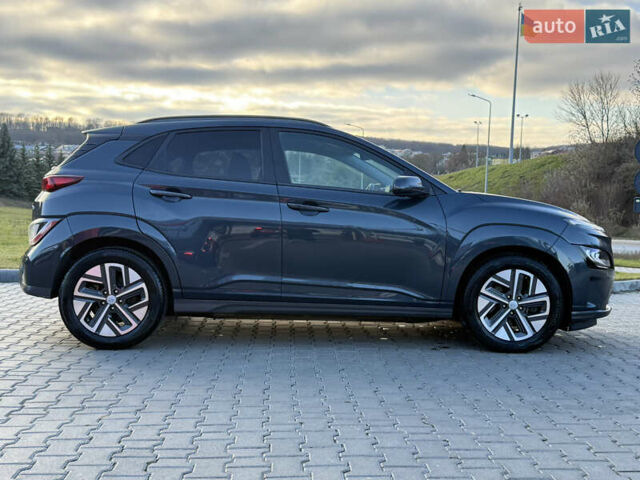 Сірий Хендай Kona, об'ємом двигуна 0 л та пробігом 63 тис. км за 22999 $, фото 8 на Automoto.ua