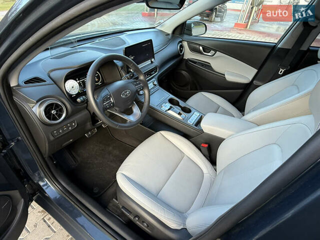 Сірий Хендай Kona, об'ємом двигуна 0 л та пробігом 63 тис. км за 22999 $, фото 16 на Automoto.ua