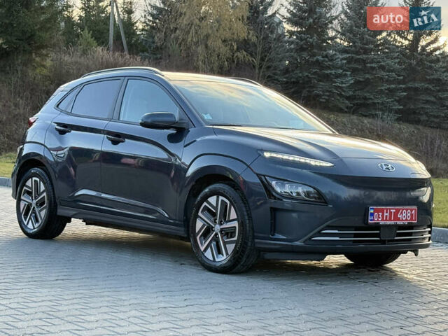 Сірий Хендай Kona, об'ємом двигуна 0 л та пробігом 63 тис. км за 22999 $, фото 4 на Automoto.ua