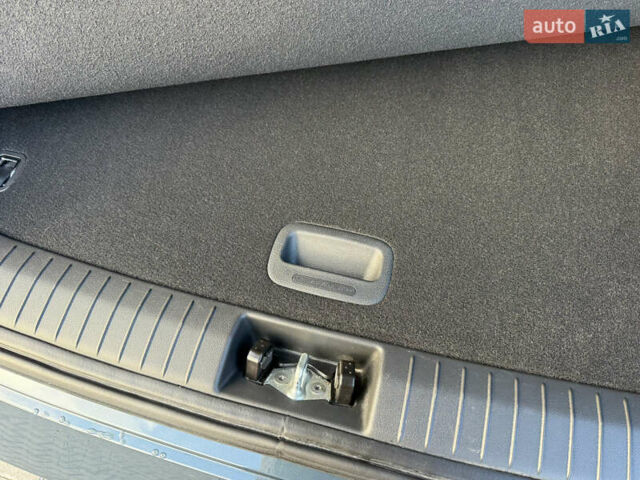 Сірий Хендай Kona, об'ємом двигуна 0 л та пробігом 63 тис. км за 22999 $, фото 21 на Automoto.ua