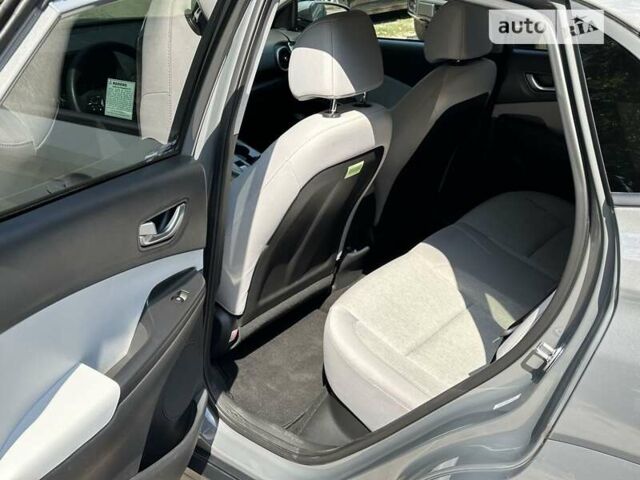 Серый Хендай Kona, объемом двигателя 0 л и пробегом 20 тыс. км за 19900 $, фото 9 на Automoto.ua