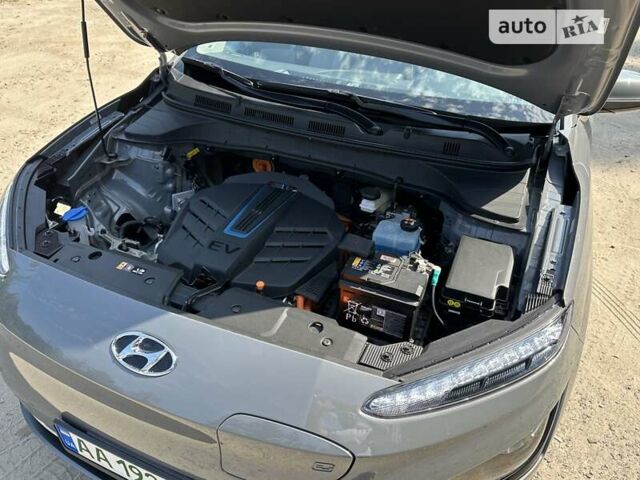 Серый Хендай Kona, объемом двигателя 0 л и пробегом 20 тыс. км за 19900 $, фото 11 на Automoto.ua