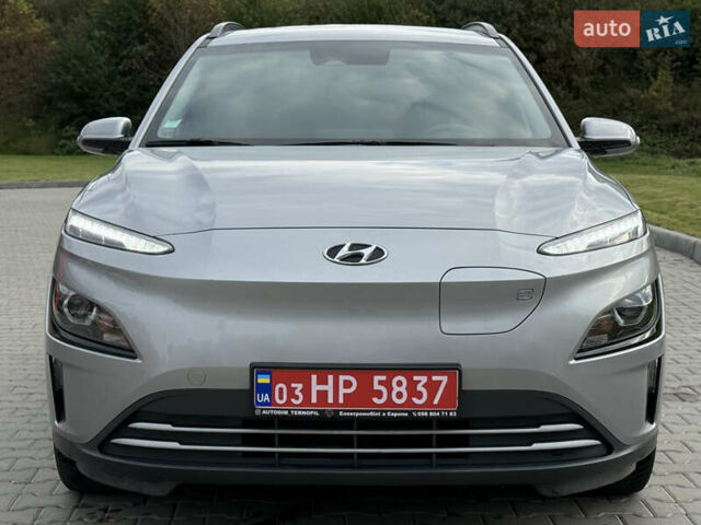Сірий Хендай Kona, об'ємом двигуна 0 л та пробігом 50 тис. км за 16999 $, фото 3 на Automoto.ua
