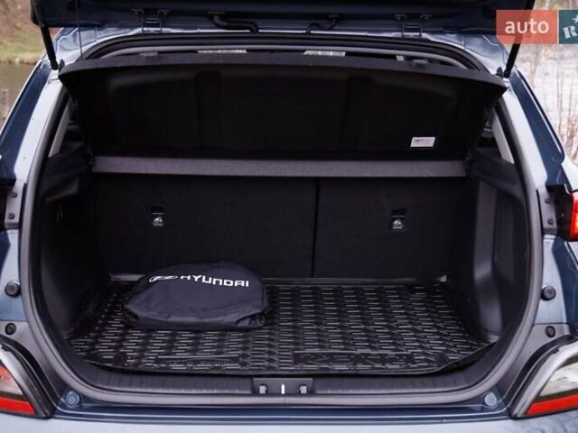 Серый Хендай Kona, объемом двигателя 0 л и пробегом 47 тыс. км за 17950 $, фото 41 на Automoto.ua