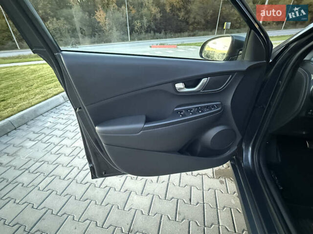 Серый Хендай Kona, объемом двигателя 0 л и пробегом 20 тыс. км за 16900 $, фото 21 на Automoto.ua