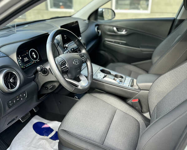 Хендай Kona 2023 у Коломые на Automoto.ua Сірий Хендай Kona, об'ємом двигуна 0 л та пробігом 18 тис. км за 20900 $, фото 21 на Automoto.ua