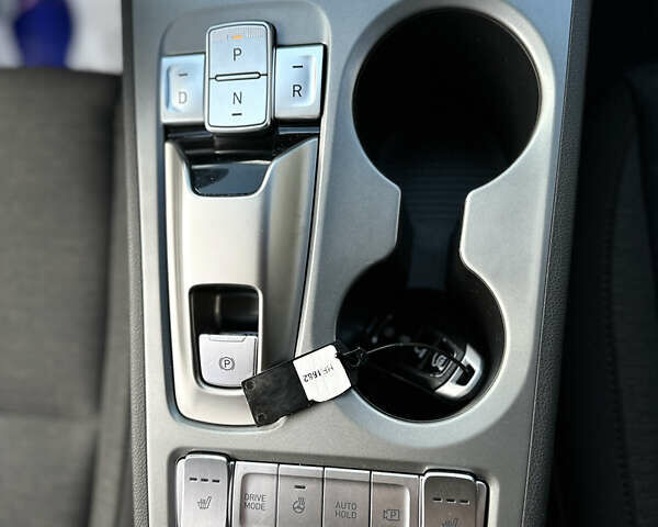 Хендай Kona 2023 у Коломые на Automoto.ua Сірий Хендай Kona, об'ємом двигуна 0 л та пробігом 18 тис. км за 20900 $, фото 24 на Automoto.ua