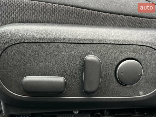 Сірий Хендай Kona, об'ємом двигуна 0 л та пробігом 3 тис. км за 27500 $, фото 20 на Automoto.ua