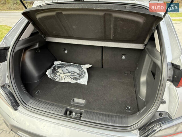Сірий Хендай Kona, об'ємом двигуна 0 л та пробігом 50 тис. км за 16999 $, фото 14 на Automoto.ua