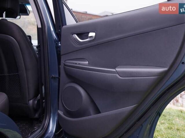 Серый Хендай Kona, объемом двигателя 0 л и пробегом 47 тыс. км за 17950 $, фото 71 на Automoto.ua