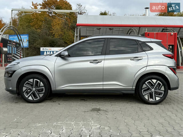 Сірий Хендай Kona, об'ємом двигуна 0 л та пробігом 50 тис. км за 16999 $, фото 6 на Automoto.ua