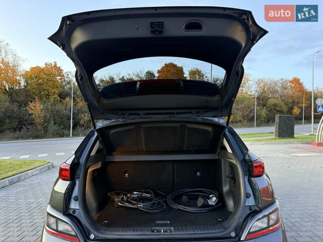 Серый Хендай Kona, объемом двигателя 0 л и пробегом 20 тыс. км за 16900 $, фото 10 на Automoto.ua