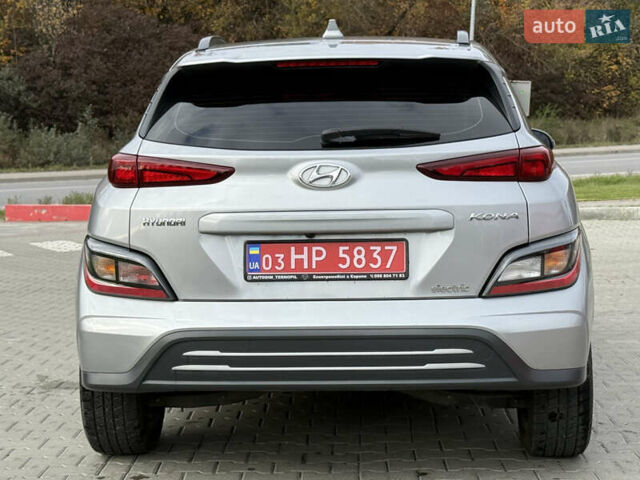 Сірий Хендай Kona, об'ємом двигуна 0 л та пробігом 50 тис. км за 16999 $, фото 5 на Automoto.ua