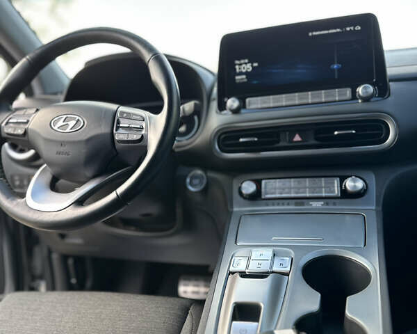 Хендай Kona 2023 у Коломые на Automoto.ua Сірий Хендай Kona, об'ємом двигуна 0 л та пробігом 18 тис. км за 20900 $, фото 13 на Automoto.ua