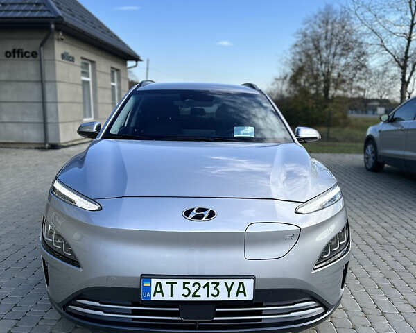 Хендай Kona 2023 у Коломые на Automoto.ua Сірий Хендай Kona, об'ємом двигуна 0 л та пробігом 18 тис. км за 20900 $, фото 2 на Automoto.ua