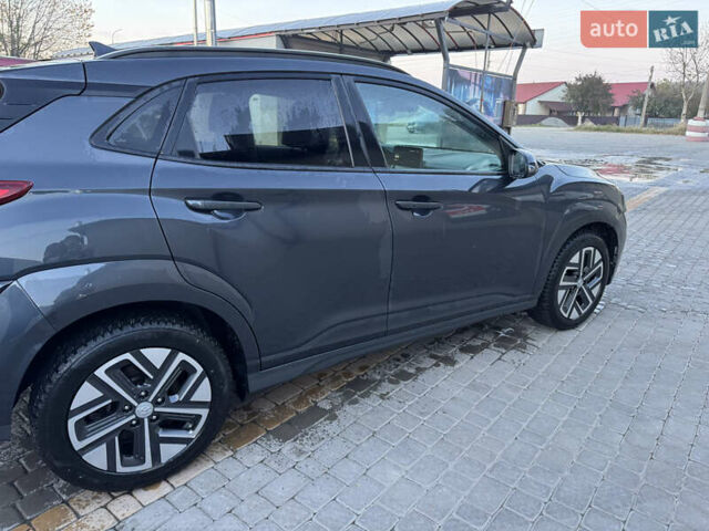 Сірий Хендай Kona, об'ємом двигуна 0 л та пробігом 38 тис. км за 20800 $, фото 6 на Automoto.ua