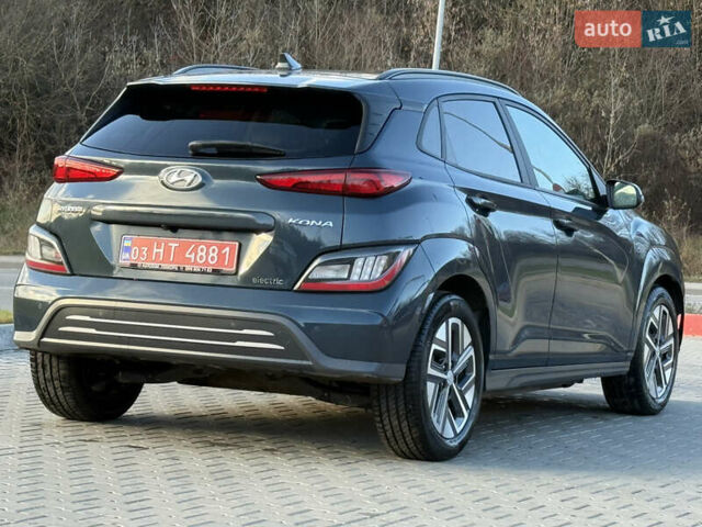 Сірий Хендай Kona, об'ємом двигуна 0 л та пробігом 63 тис. км за 22999 $, фото 5 на Automoto.ua