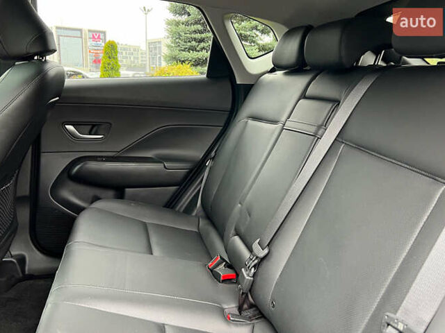Сірий Хендай Kona, об'ємом двигуна 0 л та пробігом 3 тис. км за 27500 $, фото 24 на Automoto.ua