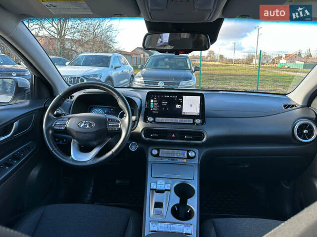 Сірий Хендай Kona, об'ємом двигуна 0 л та пробігом 25 тис. км за 21200 $, фото 9 на Automoto.ua