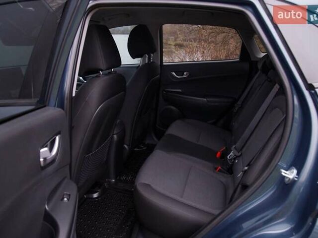 Серый Хендай Kona, объемом двигателя 0 л и пробегом 47 тыс. км за 17950 $, фото 76 на Automoto.ua