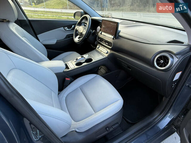 Сірий Хендай Kona, об'ємом двигуна 0 л та пробігом 63 тис. км за 22999 $, фото 25 на Automoto.ua