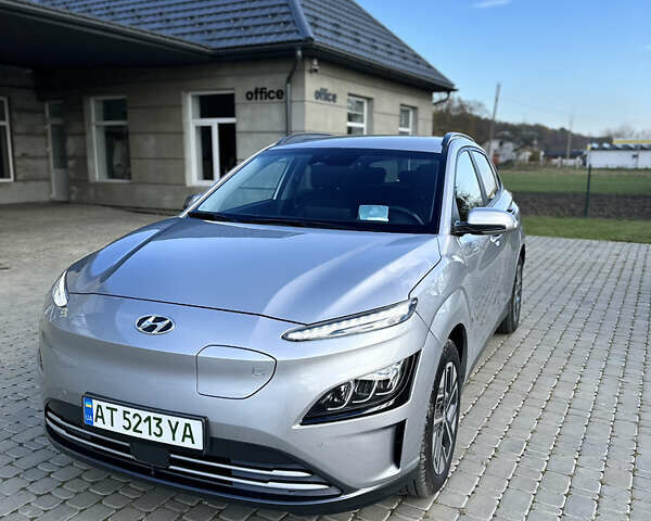 Хендай Kona 2023 у Коломые на Automoto.ua Сірий Хендай Kona, об'ємом двигуна 0 л та пробігом 18 тис. км за 20900 $, фото 1 на Automoto.ua