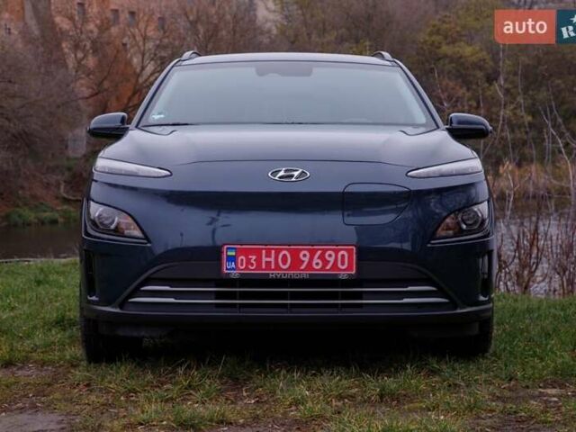 Серый Хендай Kona, объемом двигателя 0 л и пробегом 47 тыс. км за 17950 $, фото 5 на Automoto.ua