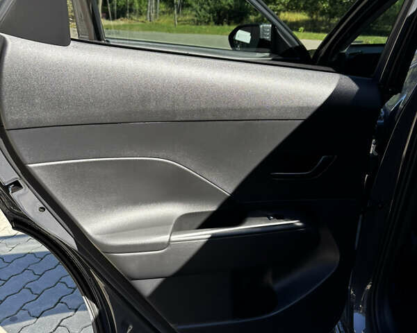 Сірий Хендай Kona, об'ємом двигуна 0 л та пробігом 27 тис. км за 22900 $, фото 16 на Automoto.ua