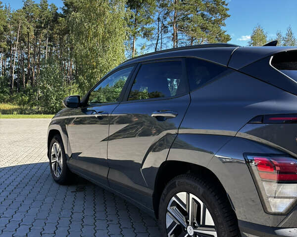 Сірий Хендай Kona, об'ємом двигуна 0 л та пробігом 27 тис. км за 22900 $, фото 7 на Automoto.ua