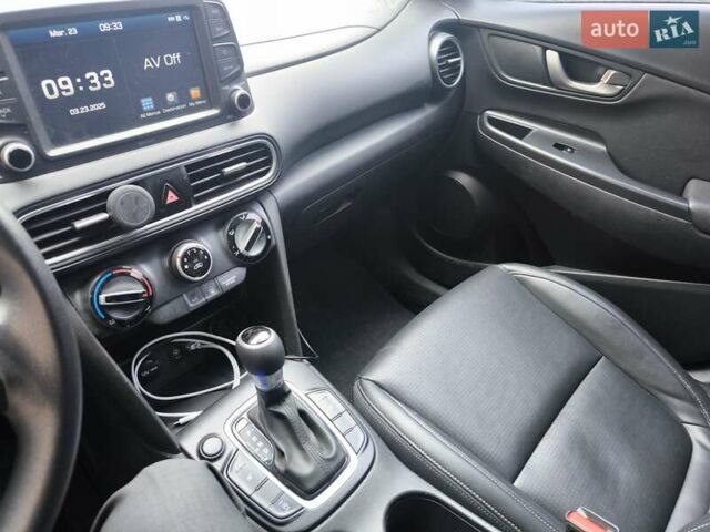 Синий Хендай Kona, объемом двигателя 1.6 л и пробегом 81 тыс. км за 17000 $, фото 4 на Automoto.ua