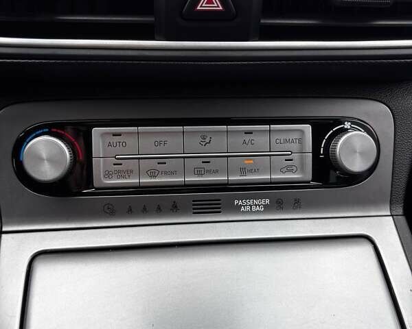 Синий Хендай Kona, объемом двигателя 0 л и пробегом 117 тыс. км за 17490 $, фото 10 на Automoto.ua