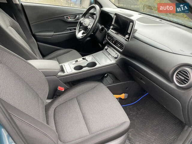 Синий Хендай Kona, объемом двигателя 0 л и пробегом 214 тыс. км за 15990 $, фото 7 на Automoto.ua