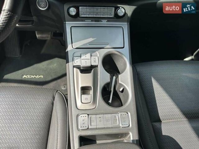 Синій Хендай Kona, об'ємом двигуна 0 л та пробігом 63 тис. км за 17800 $, фото 11 на Automoto.ua