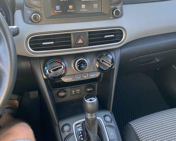 Синій Хендай Kona, об'ємом двигуна 2 л та пробігом 48 тис. км за 14800 $, фото 10 на Automoto.ua