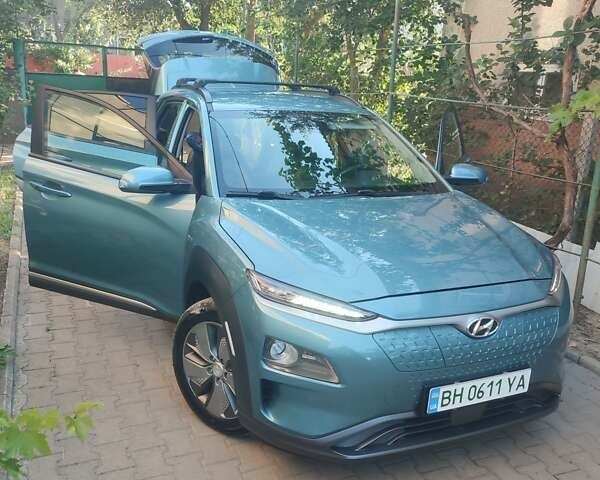 Синій Хендай Kona, об'ємом двигуна 0 л та пробігом 115 тис. км за 18650 $, фото 1 на Automoto.ua