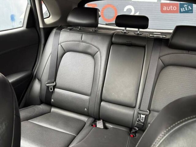 Синий Хендай Kona, объемом двигателя 0 л и пробегом 117 тыс. км за 17490 $, фото 5 на Automoto.ua