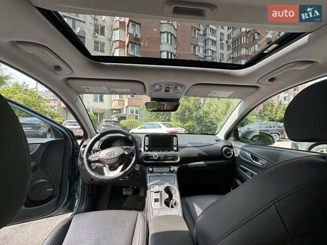 Синій Хендай Kona, об'ємом двигуна 0 л та пробігом 63 тис. км за 17800 $, фото 7 на Automoto.ua