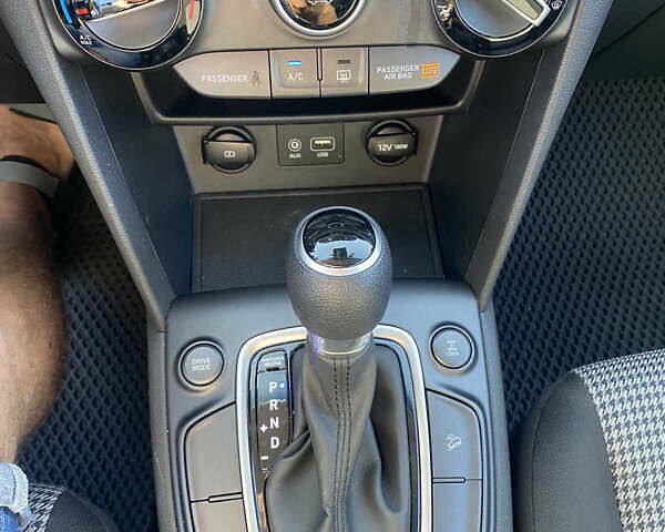 Синій Хендай Kona, об'ємом двигуна 2 л та пробігом 48 тис. км за 14800 $, фото 20 на Automoto.ua