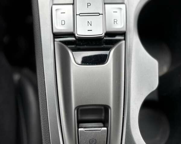 Синий Хендай Kona, объемом двигателя 0 л и пробегом 117 тыс. км за 17490 $, фото 13 на Automoto.ua