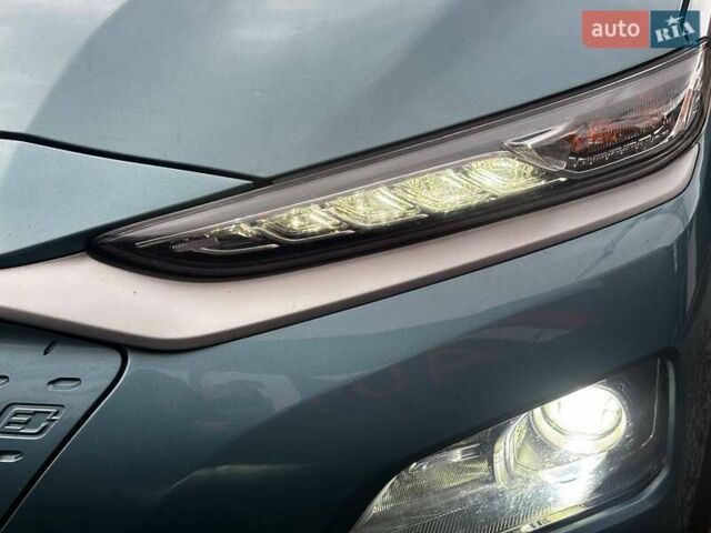 Синий Хендай Kona, объемом двигателя 0 л и пробегом 117 тыс. км за 17490 $, фото 23 на Automoto.ua