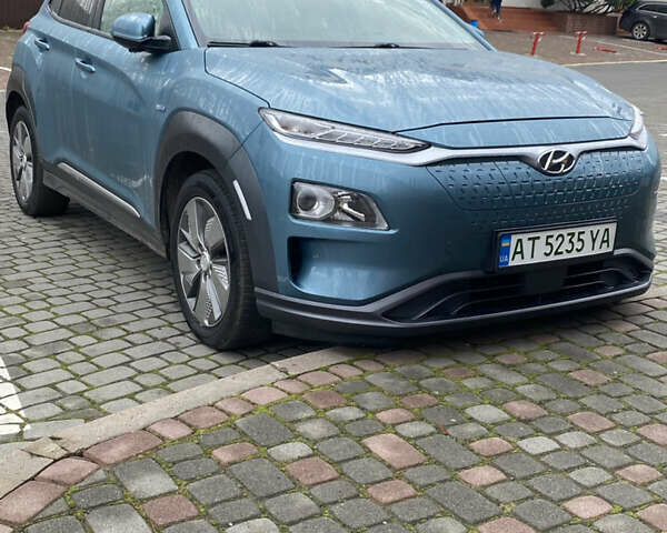 Синий Хендай Kona, объемом двигателя 0 л и пробегом 214 тыс. км за 15990 $, фото 1 на Automoto.ua