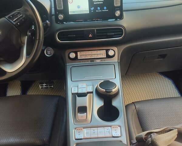 Синій Хендай Kona, об'ємом двигуна 0 л та пробігом 115 тис. км за 18650 $, фото 31 на Automoto.ua