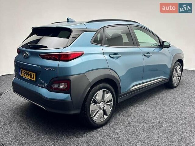 Синий Хендай Kona, объемом двигателя 0 л и пробегом 98 тыс. км за 18219 $, фото 2 на Automoto.ua