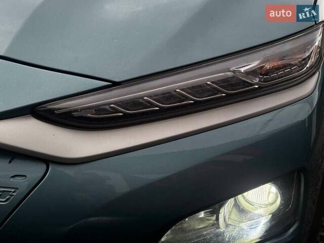 Синий Хендай Kona, объемом двигателя 0 л и пробегом 117 тыс. км за 17490 $, фото 24 на Automoto.ua