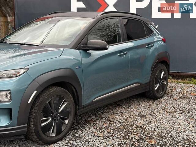Синий Хендай Kona, объемом двигателя 0 л и пробегом 117 тыс. км за 17490 $, фото 2 на Automoto.ua