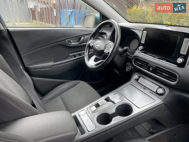 Синий Хендай Kona, объемом двигателя 0 л и пробегом 214 тыс. км за 15990 $, фото 8 на Automoto.ua