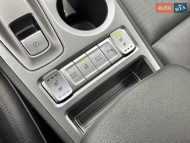 Синий Хендай Kona, объемом двигателя 0 л и пробегом 98 тыс. км за 18219 $, фото 9 на Automoto.ua