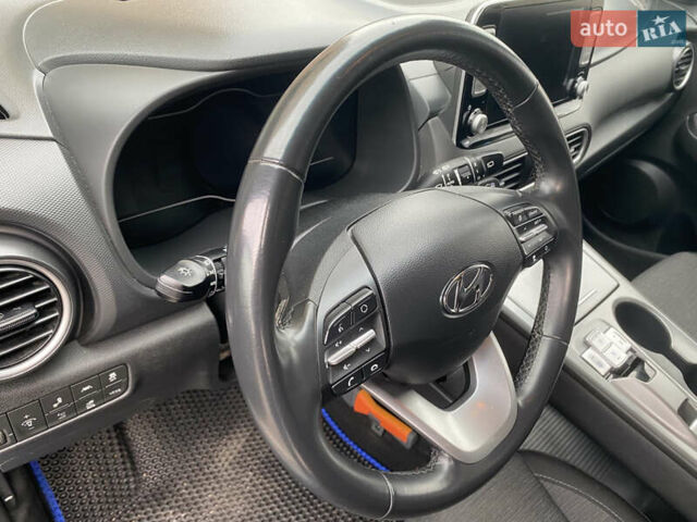 Синий Хендай Kona, объемом двигателя 0 л и пробегом 214 тыс. км за 15990 $, фото 10 на Automoto.ua